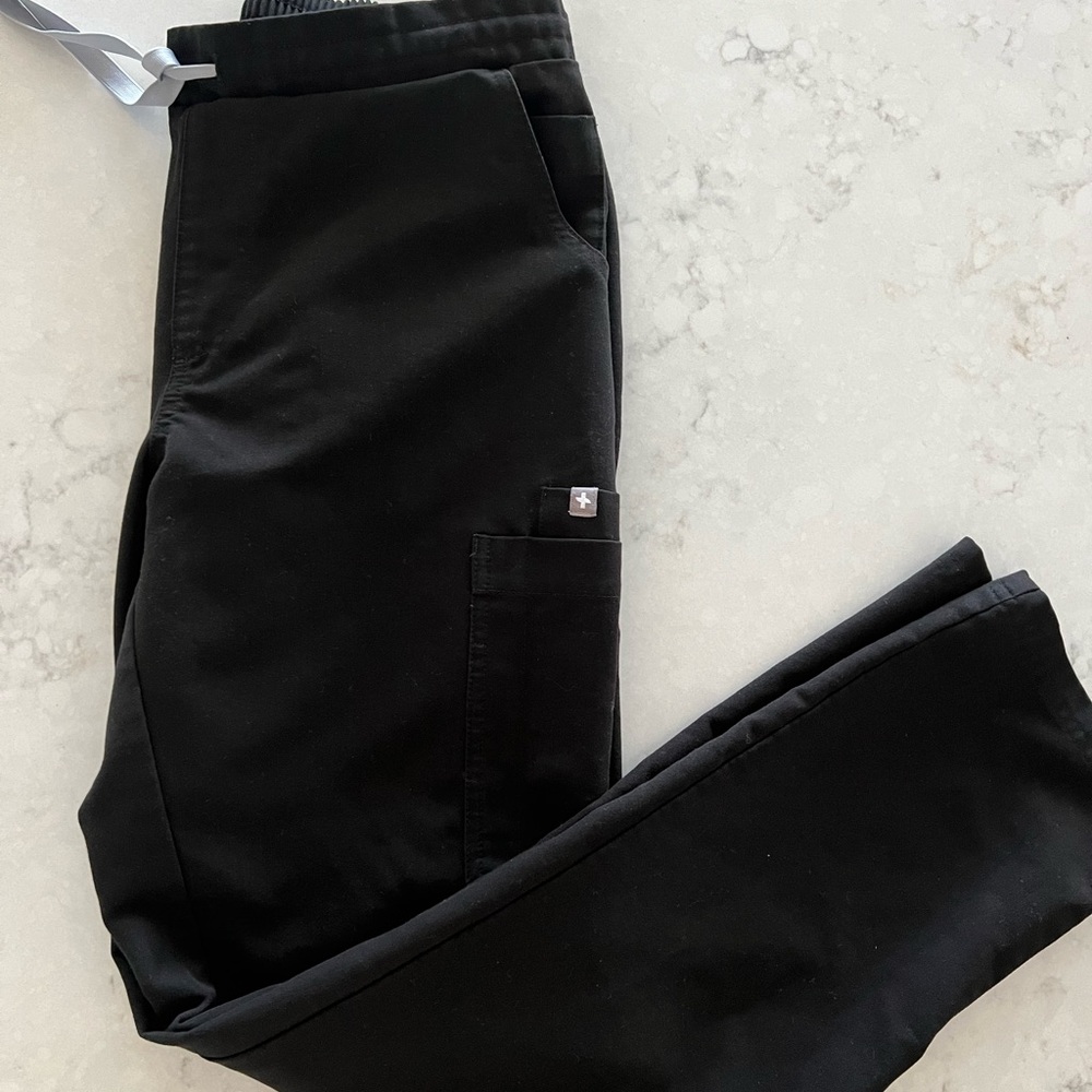 Women's size small figs scrub pants